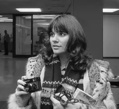 Linda Ronstadt 1976 cropped